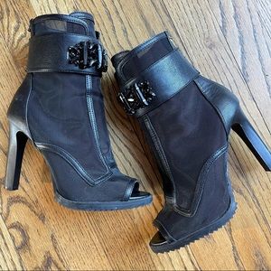 Karl Lagerfeld Paris Blayze Lug Peeptoe 